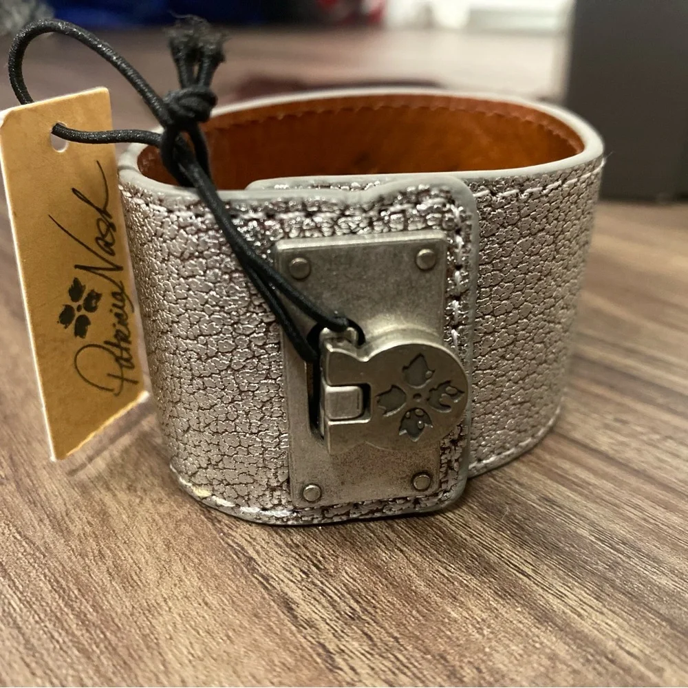 NWT! Patricia Nash Leather Cuff - Picture 6 of 7